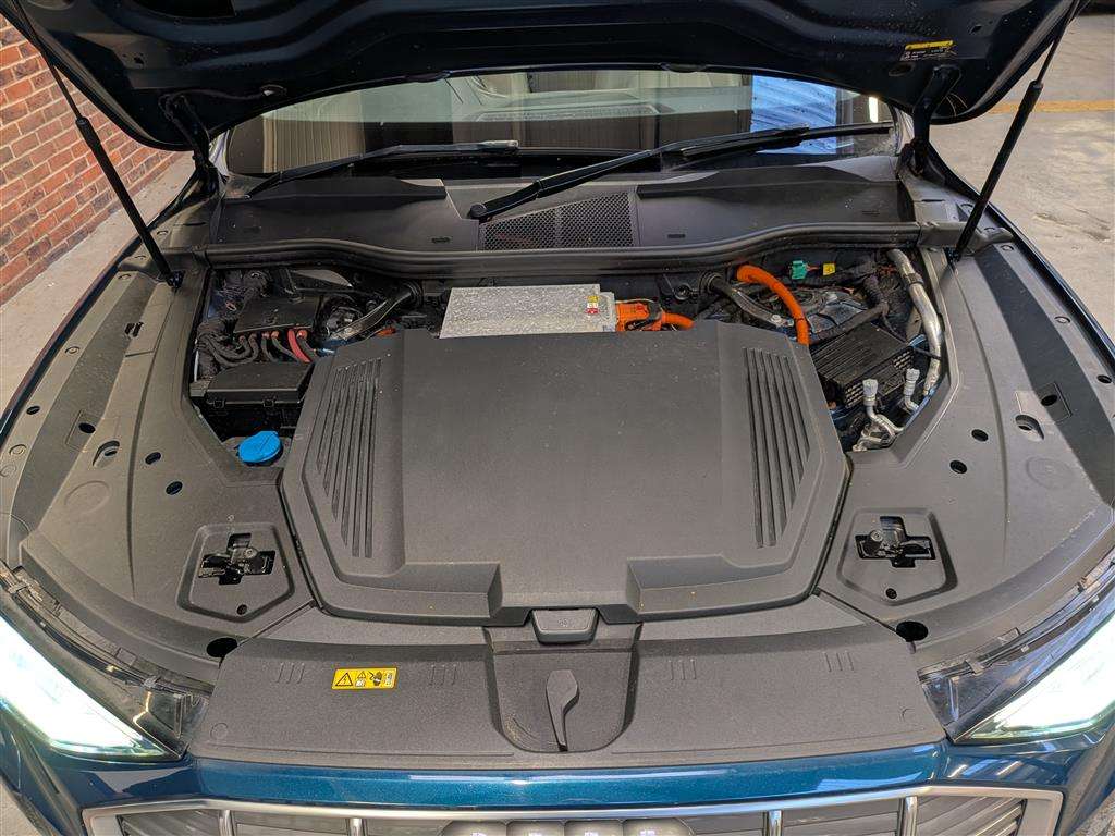 <p>2019 AUDI E-TRON 55 QUATTRO</p>