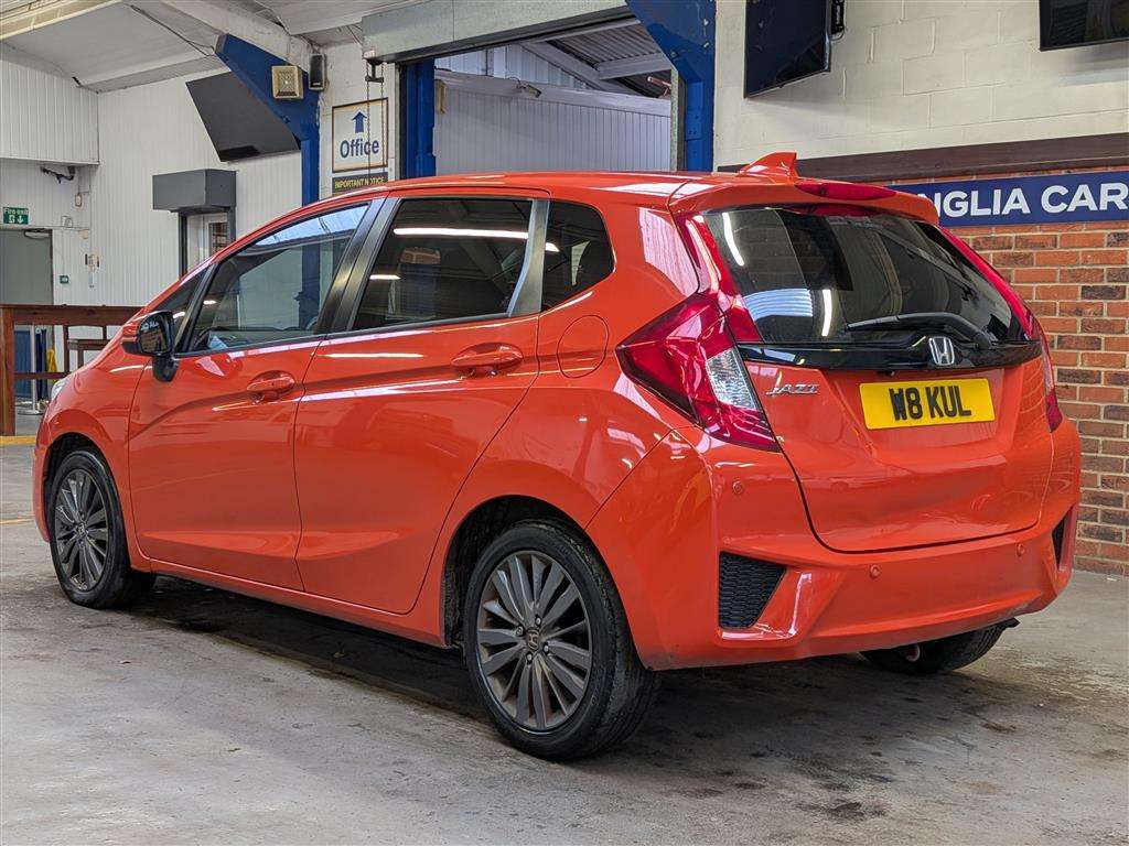 <p>2017 HONDA JAZZ EX I-VTEC CVT</p>