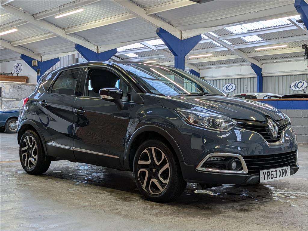 <p>2013 RENAULT CAPTURD-QUE S M-NAV NRG T</p>