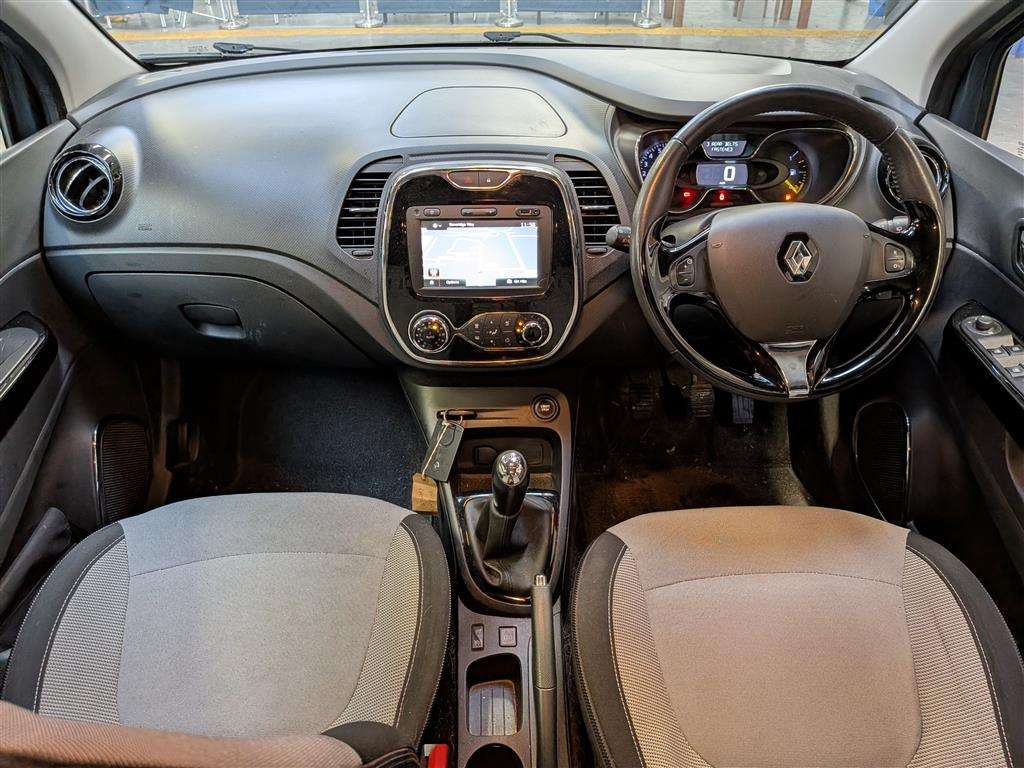 <p>2013 RENAULT CAPTURD-QUE S M-NAV NRG T</p>