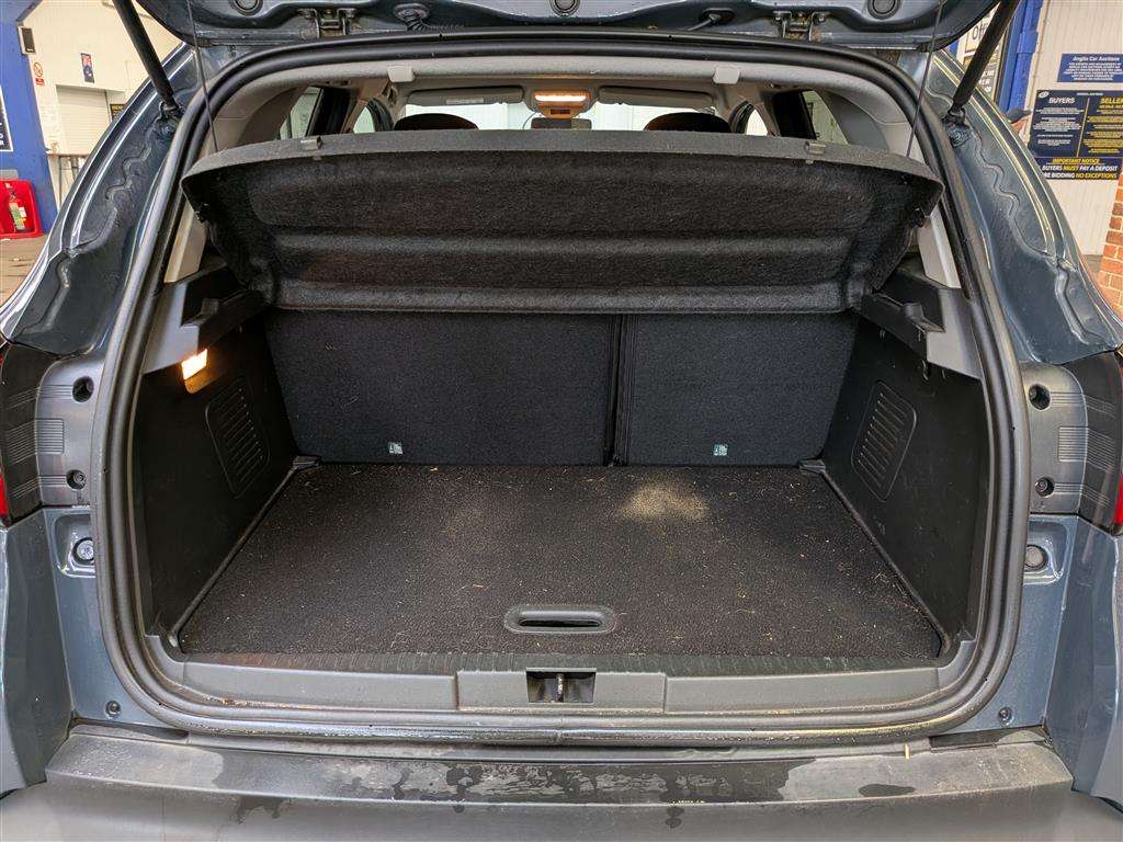 <p>2013 RENAULT CAPTURD-QUE S M-NAV NRG T</p>