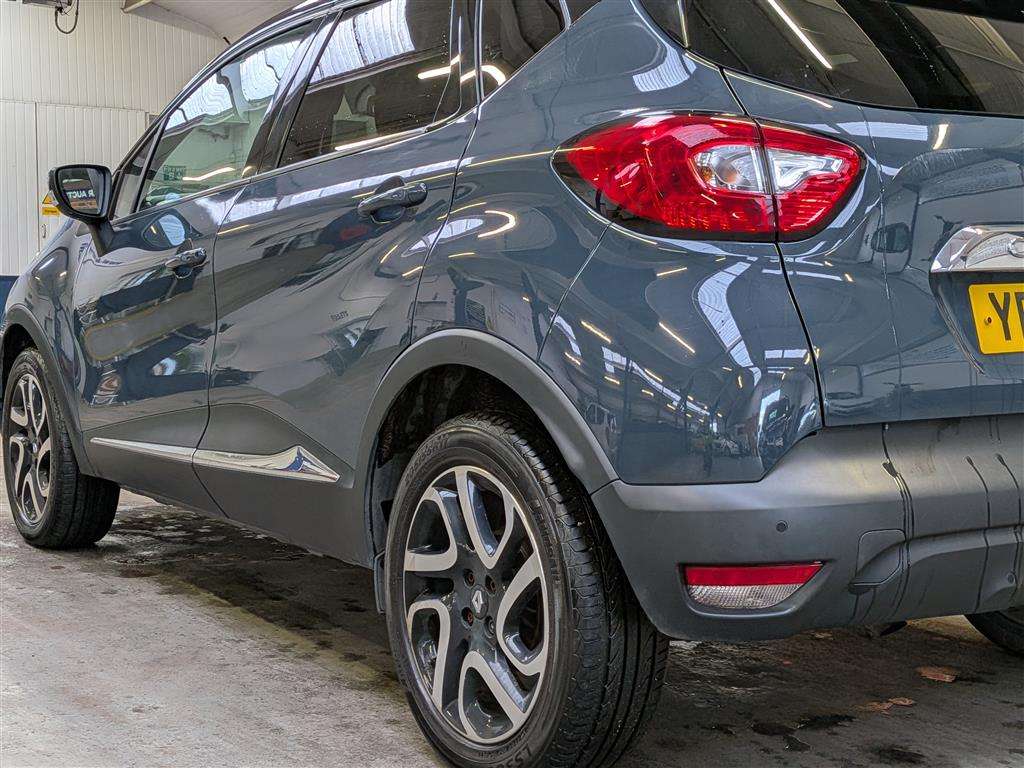 <p>2013 RENAULT CAPTURD-QUE S M-NAV NRG T</p>