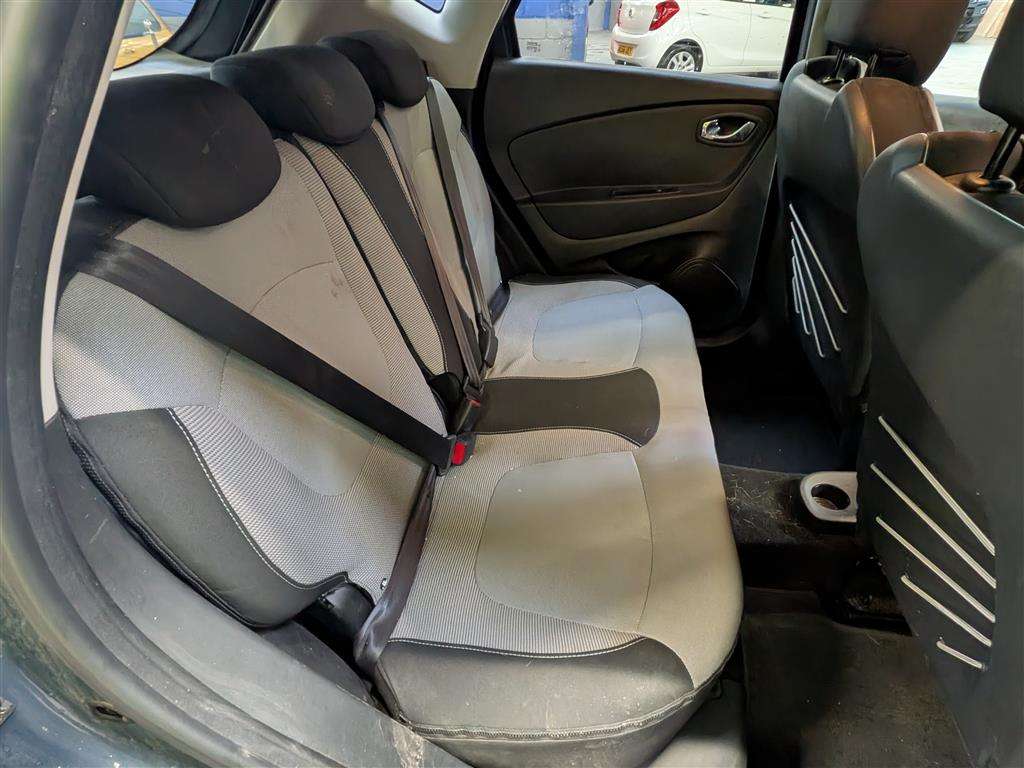 <p>2013 RENAULT CAPTURD-QUE S M-NAV NRG T</p>
