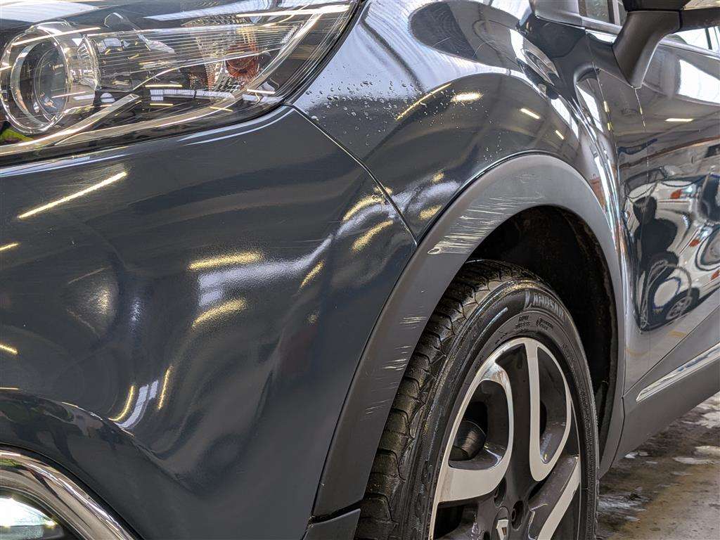 <p>2013 RENAULT CAPTURD-QUE S M-NAV NRG T</p>