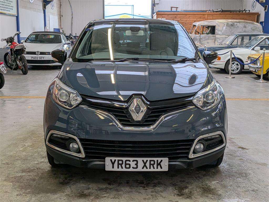 <p>2013 RENAULT CAPTURD-QUE S M-NAV NRG T</p>