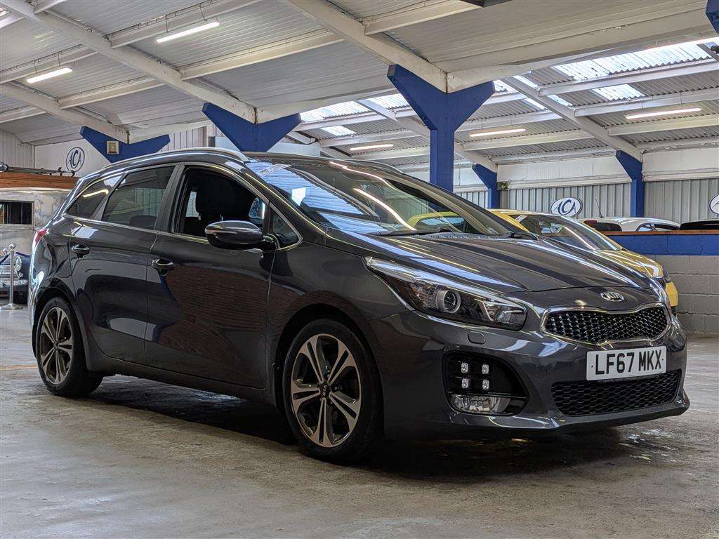 <p>2017 KIA CEED GT-LINE S ISG CRDI S</p>