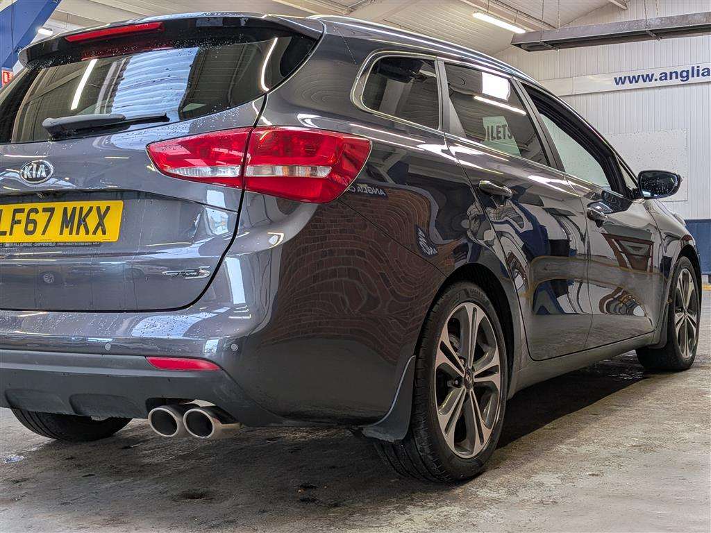 <p>2017 KIA CEED GT-LINE S ISG CRDI S</p>