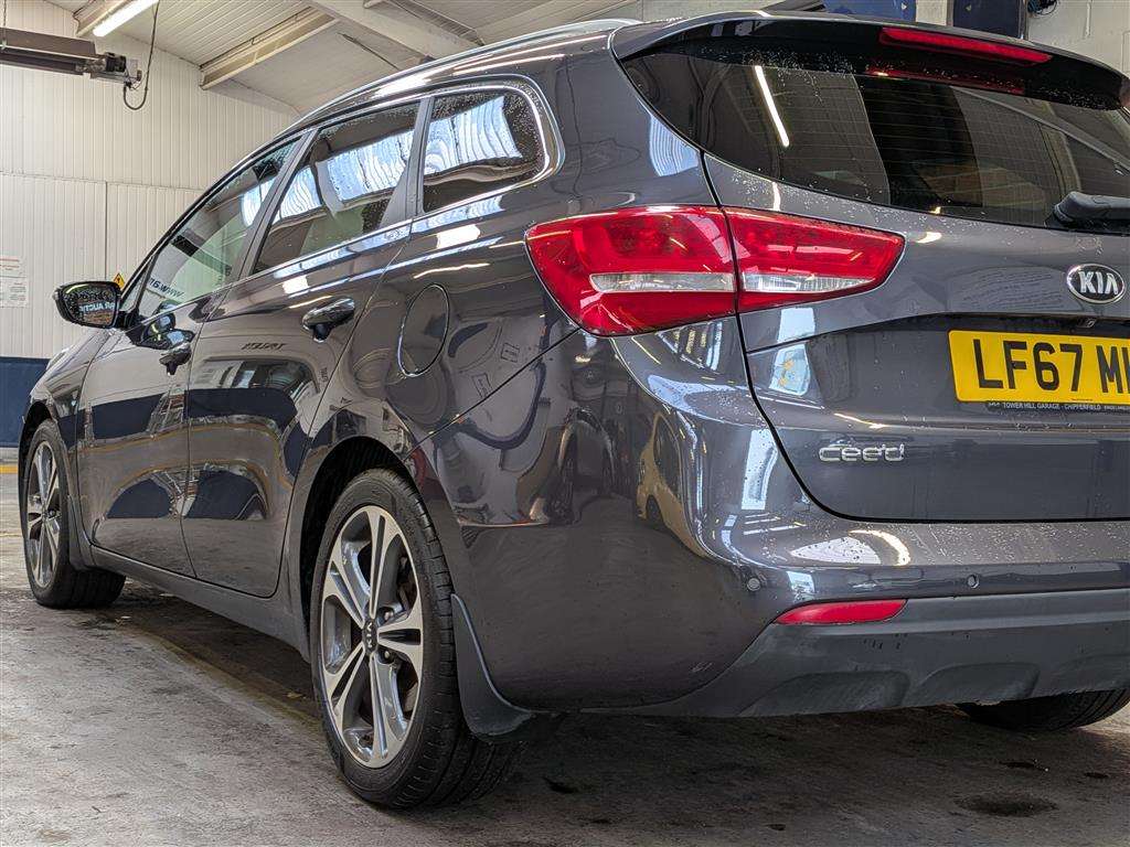 <p>2017 KIA CEED GT-LINE S ISG CRDI S</p>