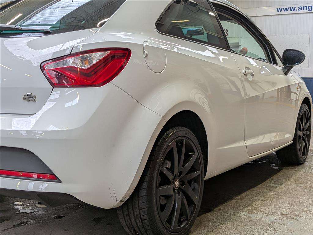 <p>2015 SEAT IBIZA FR BLACK TSI</p>