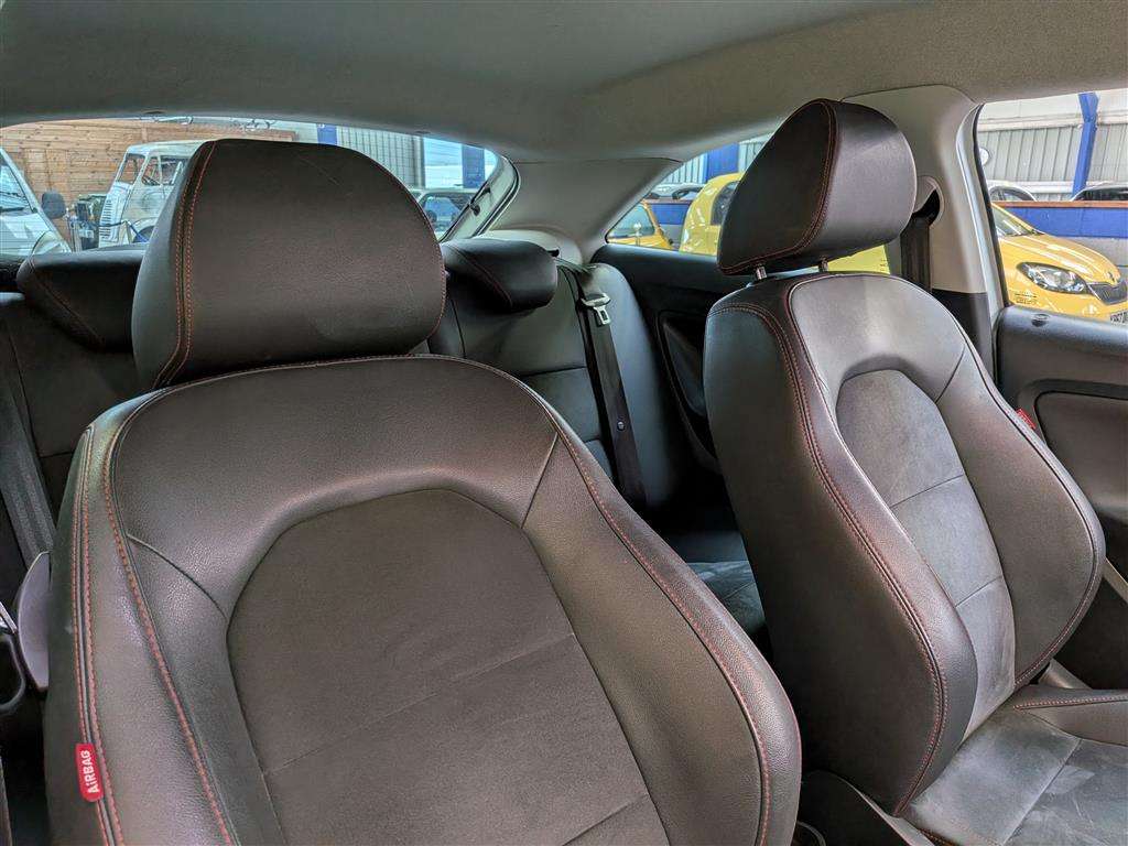 <p>2015 SEAT IBIZA FR BLACK TSI</p>