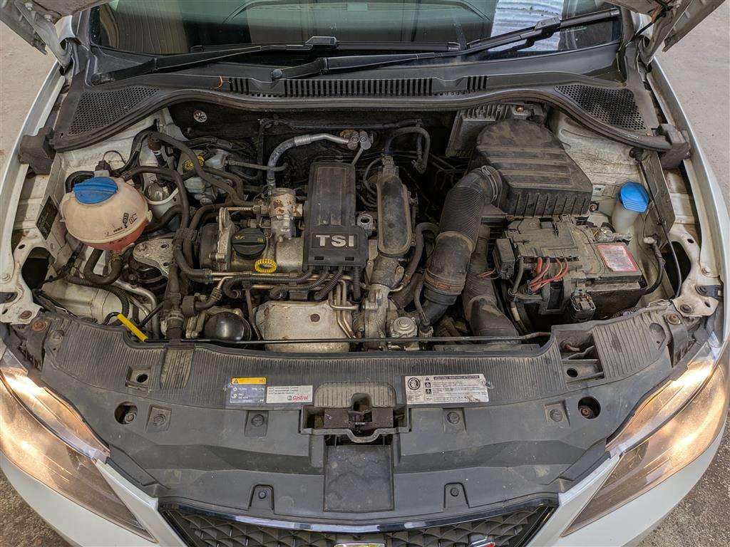 <p>2015 SEAT IBIZA FR BLACK TSI</p>