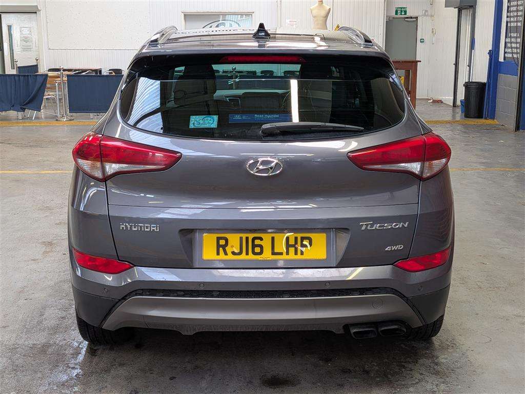 <p>2016 HYUNDAI TUCSON PREMIUM SE CRDI AU</p>