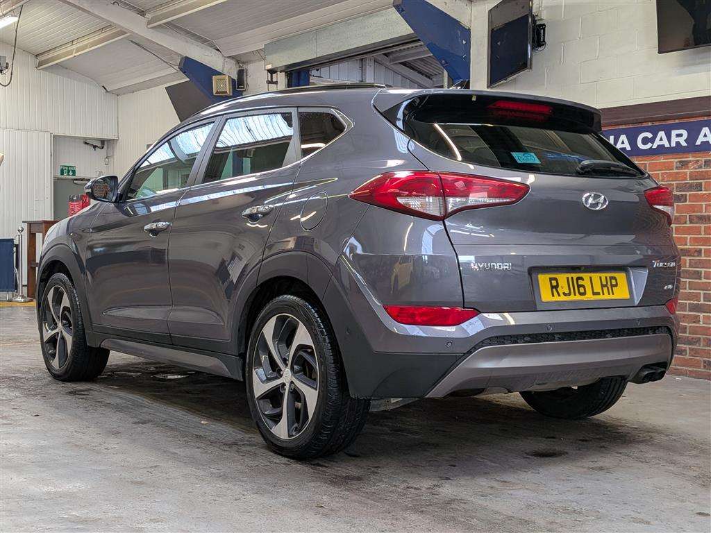 <p>2016 HYUNDAI TUCSON PREMIUM SE CRDI AU</p>
