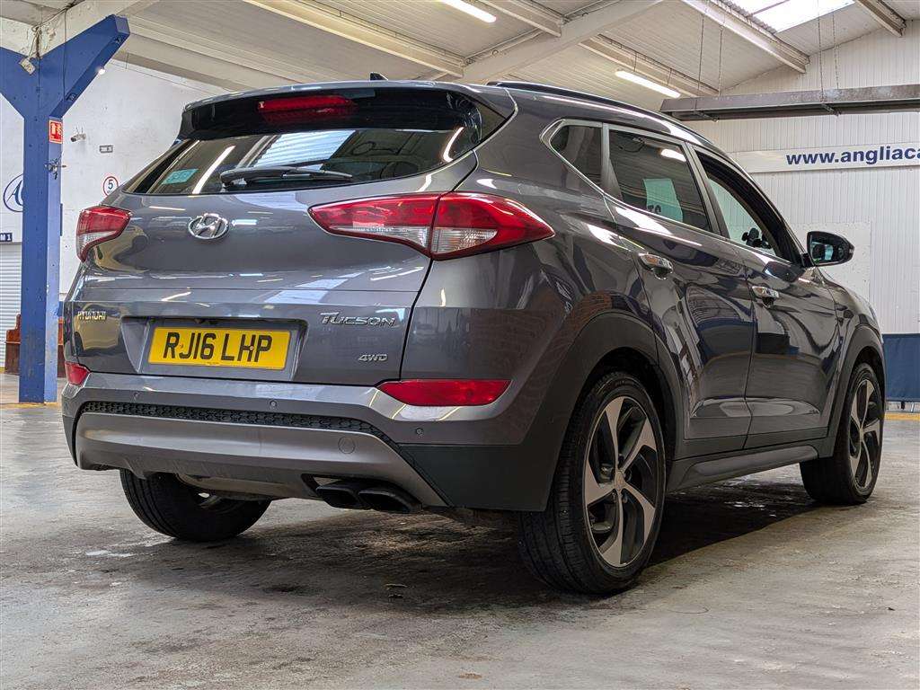 <p>2016 HYUNDAI TUCSON PREMIUM SE CRDI AU</p>