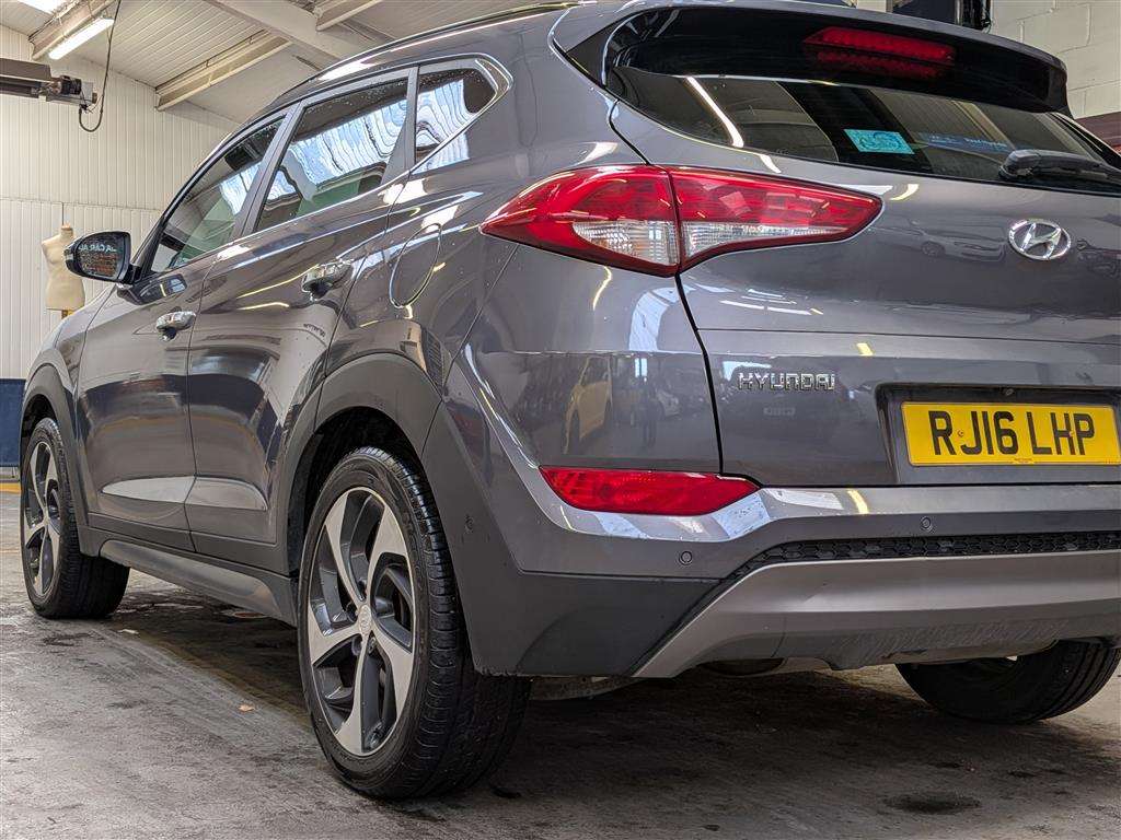 <p>2016 HYUNDAI TUCSON PREMIUM SE CRDI AU</p>