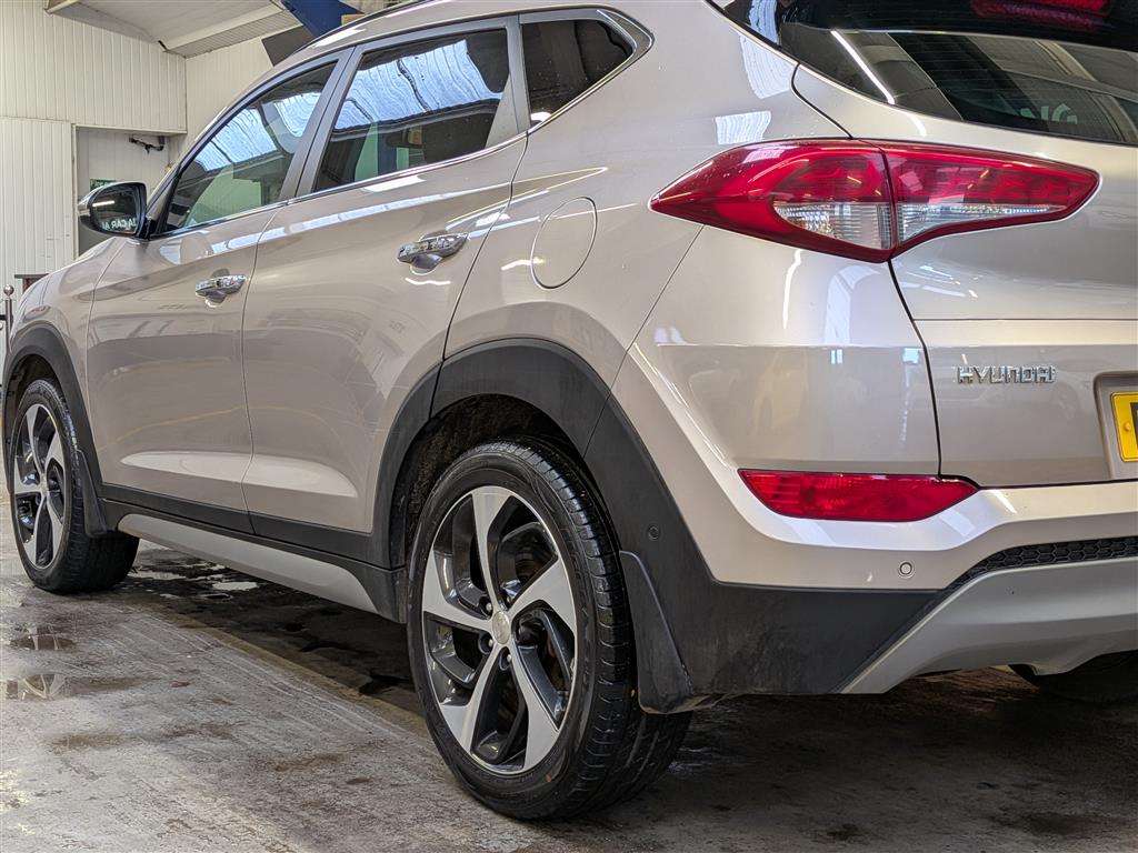 <p>2018 HYUNDAI TUCSON PREMIUM SE CRDI AU</p>