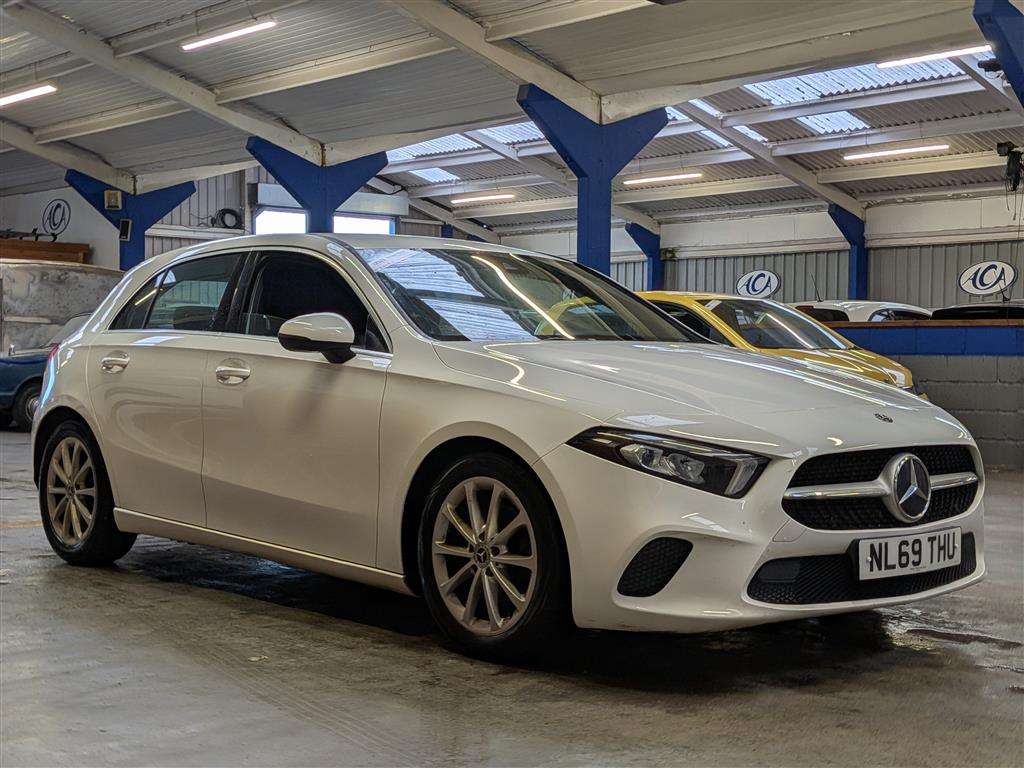 <p>2019 MERCEDES-BENZ A 200 D SPORT AUTO</p>
