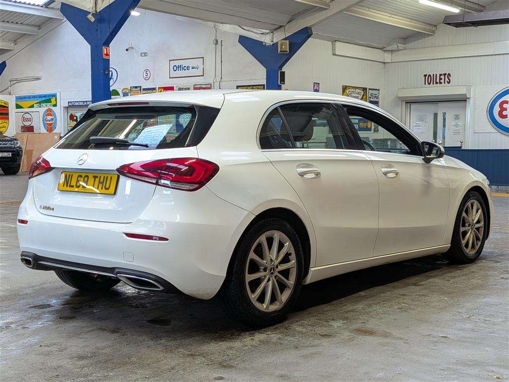 <p>2019 MERCEDES-BENZ A 200 D SPORT AUTO</p>