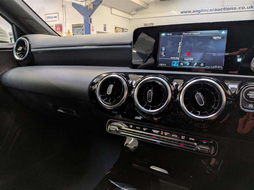 <p>2019 MERCEDES-BENZ A 200 D SPORT AUTO</p>