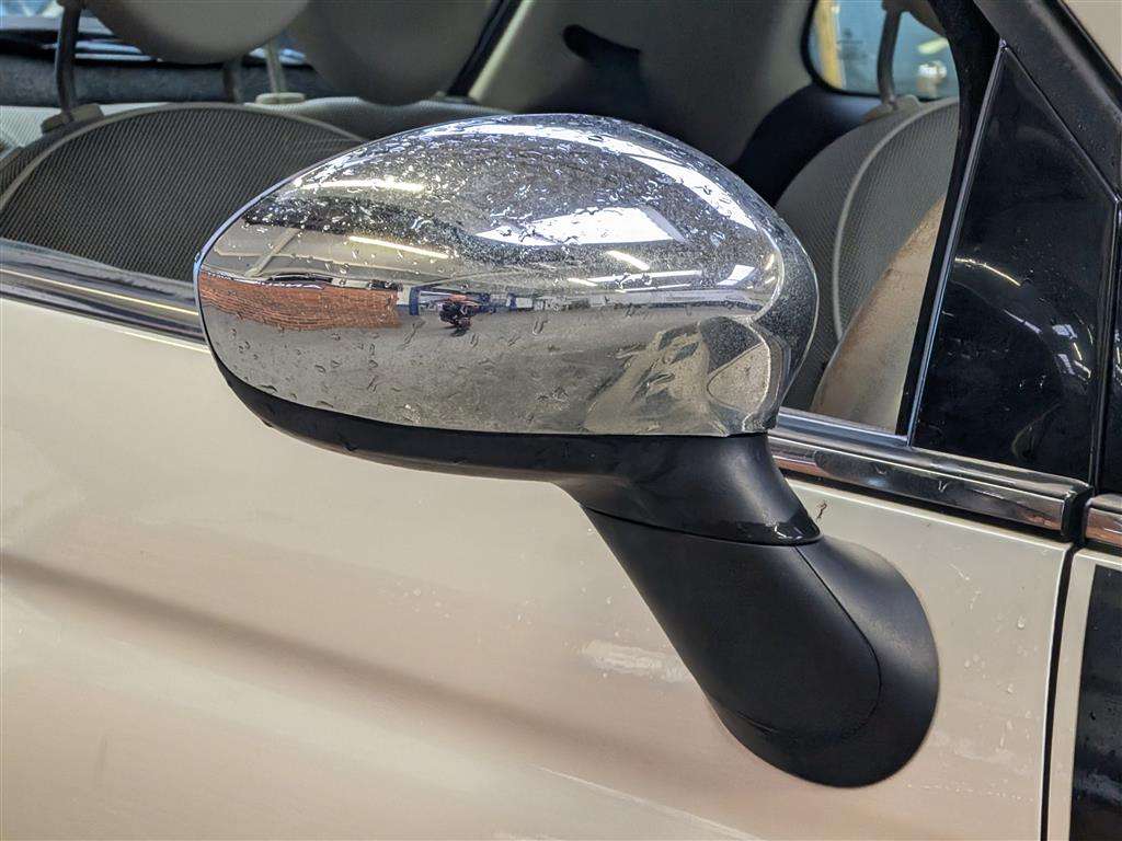 <p>2010 FIAT 500 LOUNGE</p>