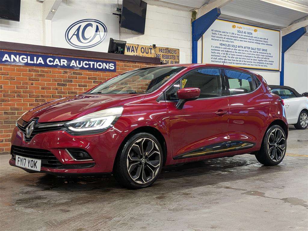 <p>2017 RENAULT CLIO DYNAMIQUE S NAV DCI</p>