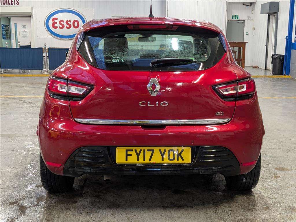 <p>2017 RENAULT CLIO DYNAMIQUE S NAV DCI</p>