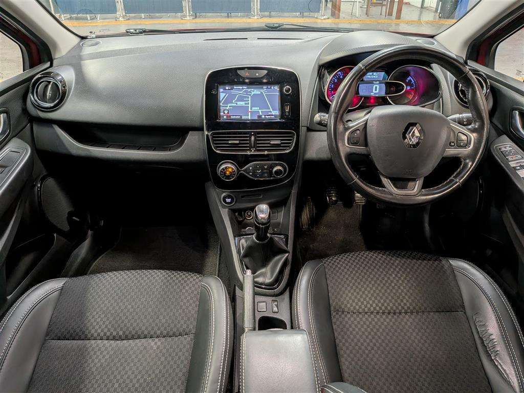 <p>2017 RENAULT CLIO DYNAMIQUE S NAV DCI</p>