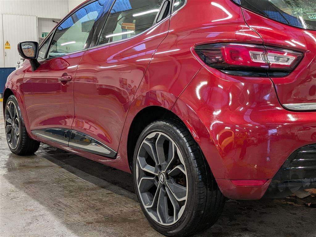 <p>2017 RENAULT CLIO DYNAMIQUE S NAV DCI</p>