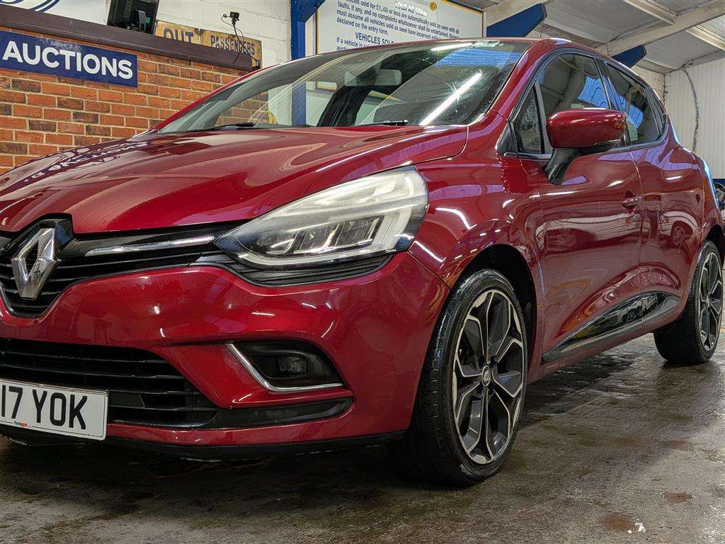 <p>2017 RENAULT CLIO DYNAMIQUE S NAV DCI</p>