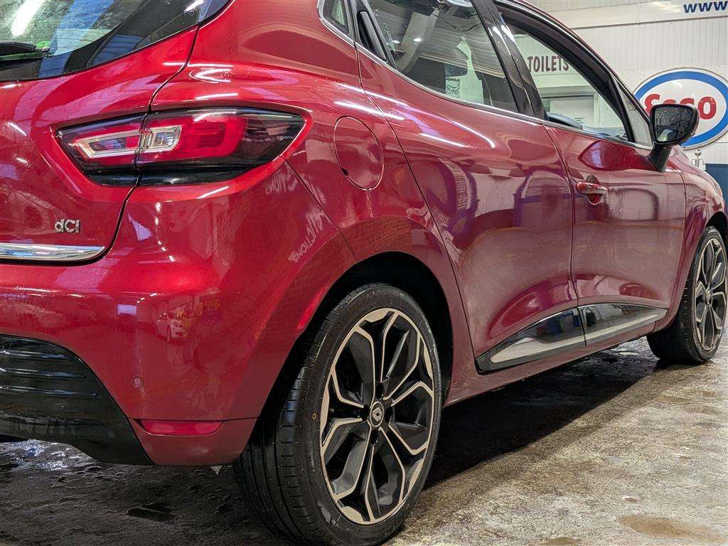<p>2017 RENAULT CLIO DYNAMIQUE S NAV DCI</p>