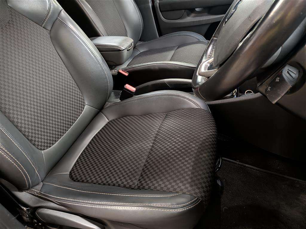 <p>2017 RENAULT CLIO DYNAMIQUE S NAV DCI</p>