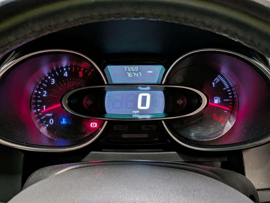 <p>2017 RENAULT CLIO DYNAMIQUE S NAV DCI</p>