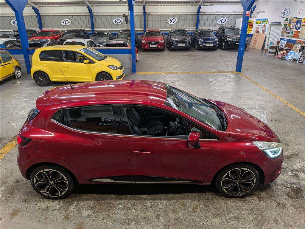 <p>2017 RENAULT CLIO DYNAMIQUE S NAV DCI</p>