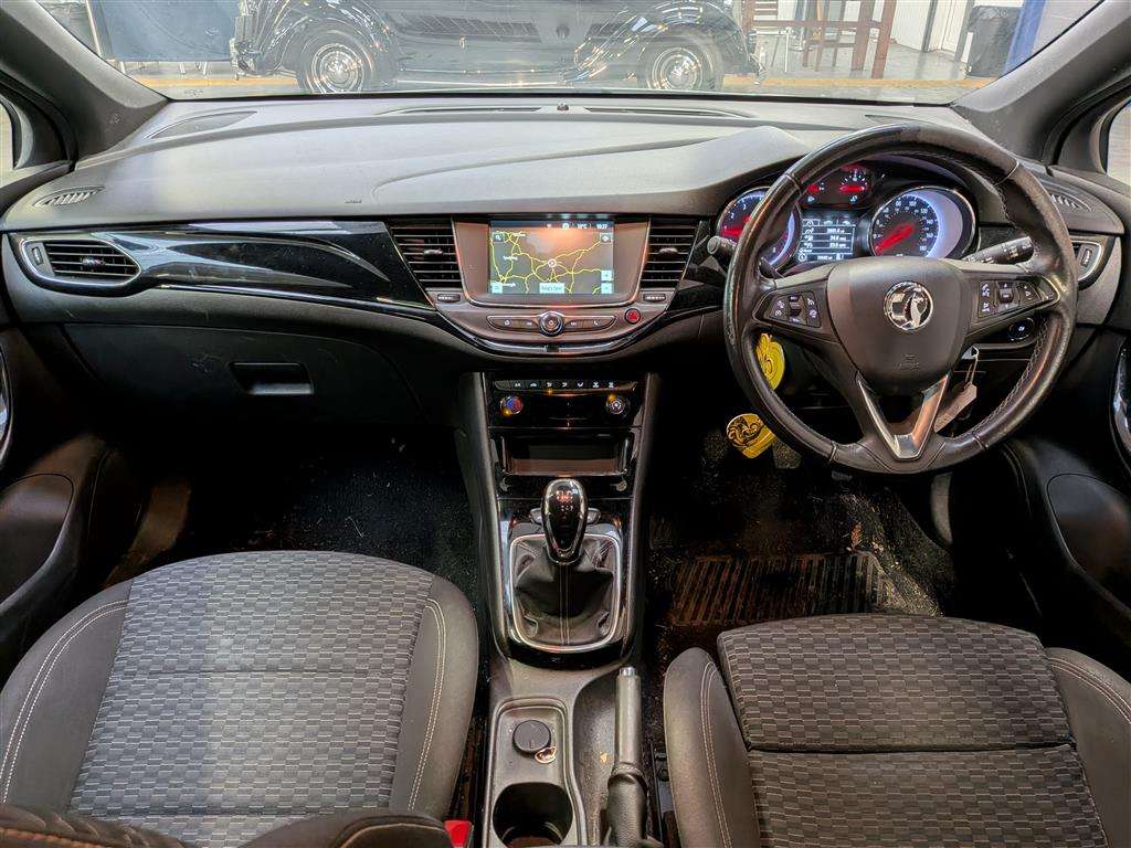 <p>2019 VAUXHALL ASTRA SRI VX-LINE NAV TUR</p>