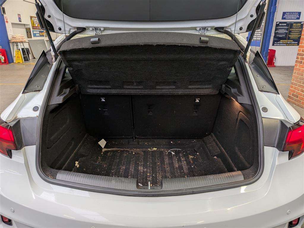 <p>2019 VAUXHALL ASTRA SRI VX-LINE NAV TUR</p>