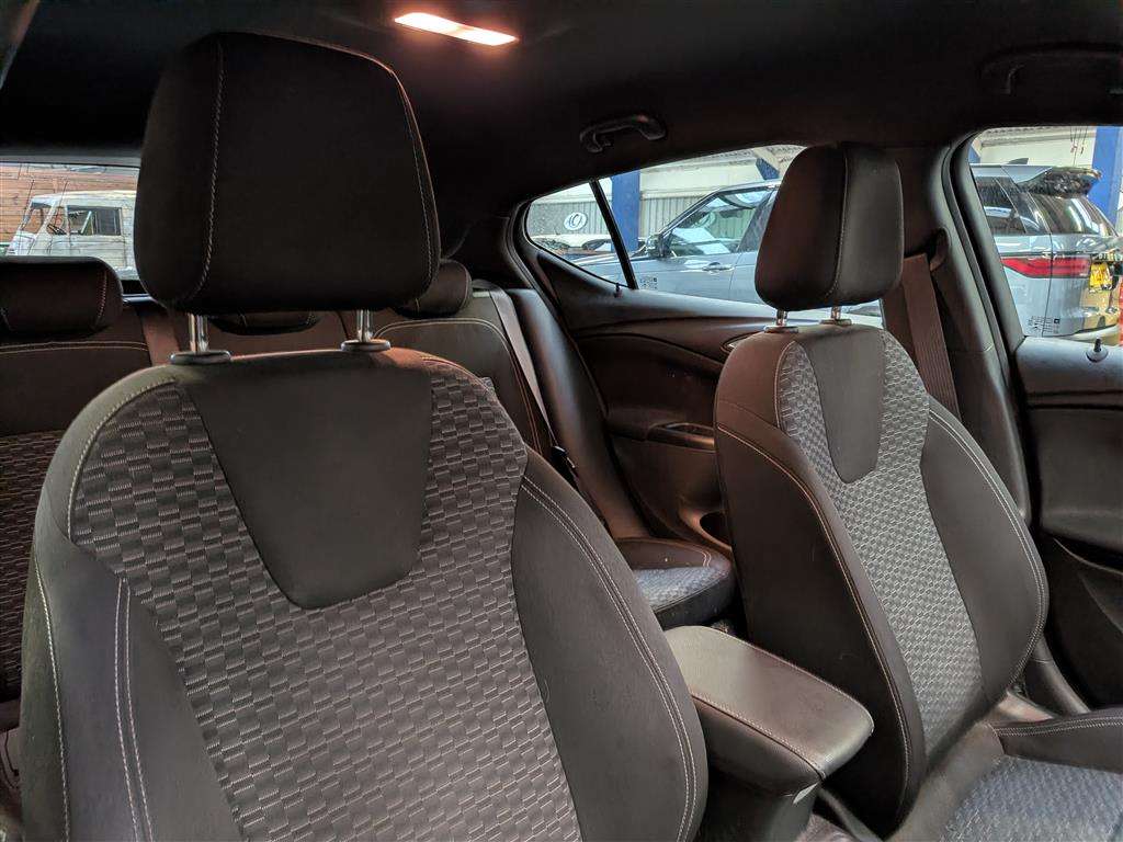<p>2019 VAUXHALL ASTRA SRI VX-LINE NAV TUR</p>