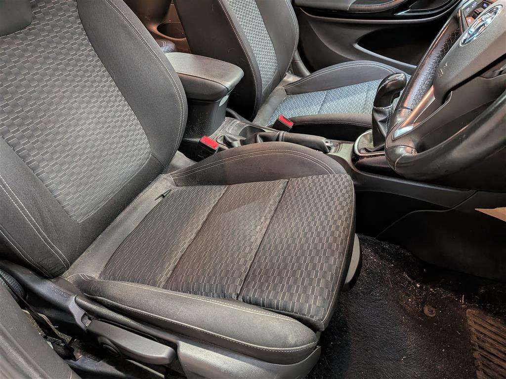 <p>2019 VAUXHALL ASTRA SRI VX-LINE NAV TUR</p>