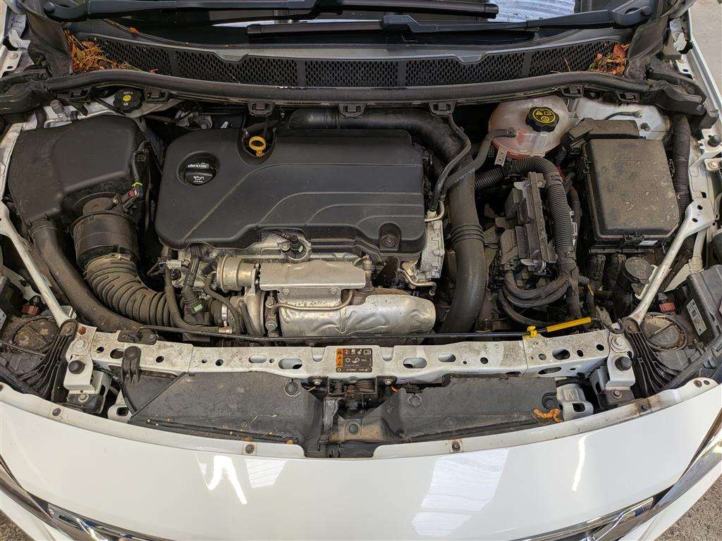 <p>2019 VAUXHALL ASTRA SRI VX-LINE NAV TUR</p>