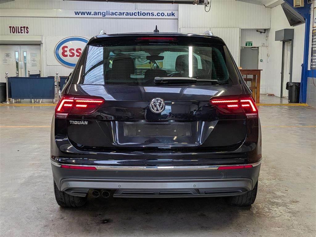 <p>2019 VOLKSWAGEN TIGUAN SEL TDI S-A</p>