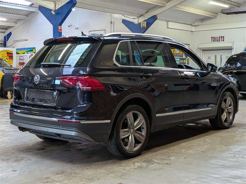 <p>2019 VOLKSWAGEN TIGUAN SEL TDI S-A</p>