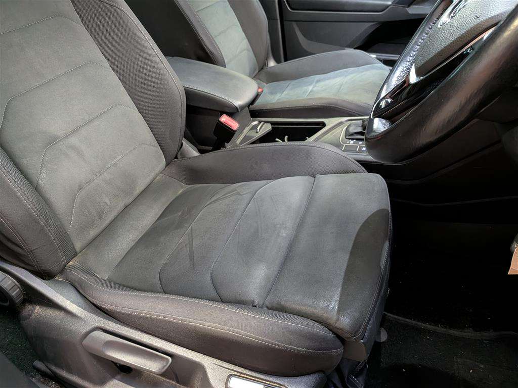 <p>2019 VOLKSWAGEN TIGUAN SEL TDI S-A</p>