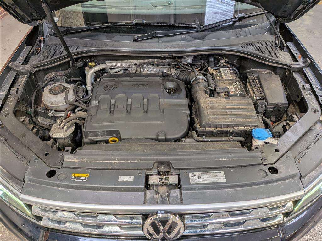 <p>2019 VOLKSWAGEN TIGUAN SEL TDI S-A</p>
