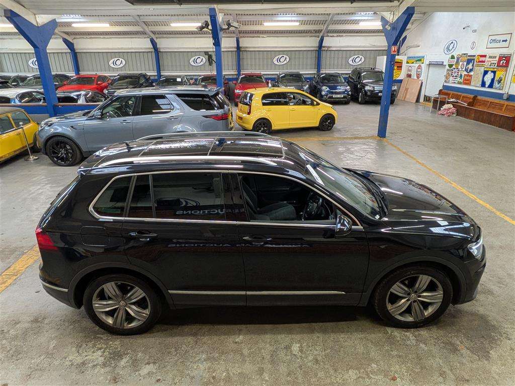 <p>2019 VOLKSWAGEN TIGUAN SEL TDI S-A</p>