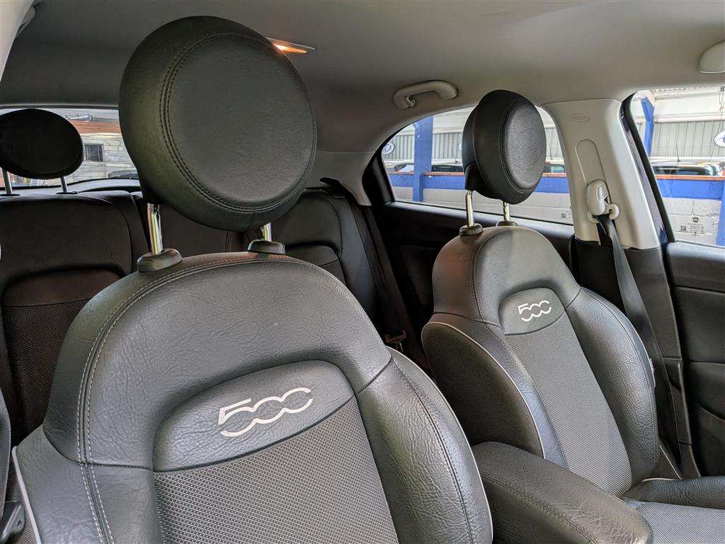 <p>2015 FIAT 500X CROSS + MULTIJET</p>