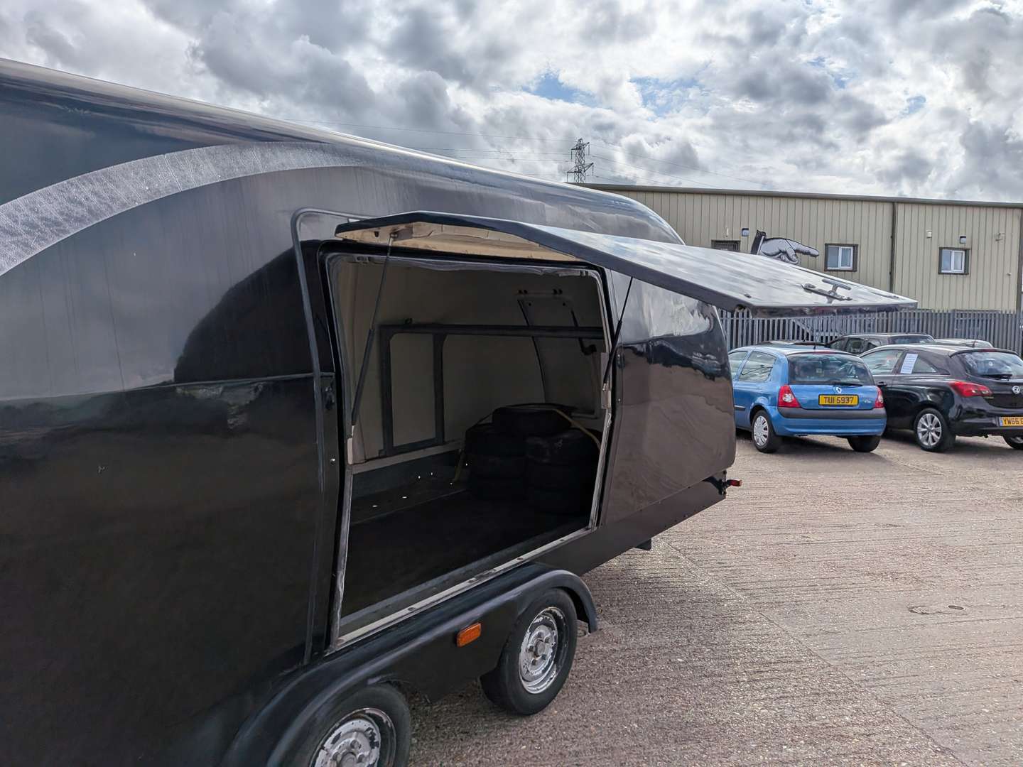 <p>2011 PRG TRACSPORTER XW COVER CAR TRAILER</p>