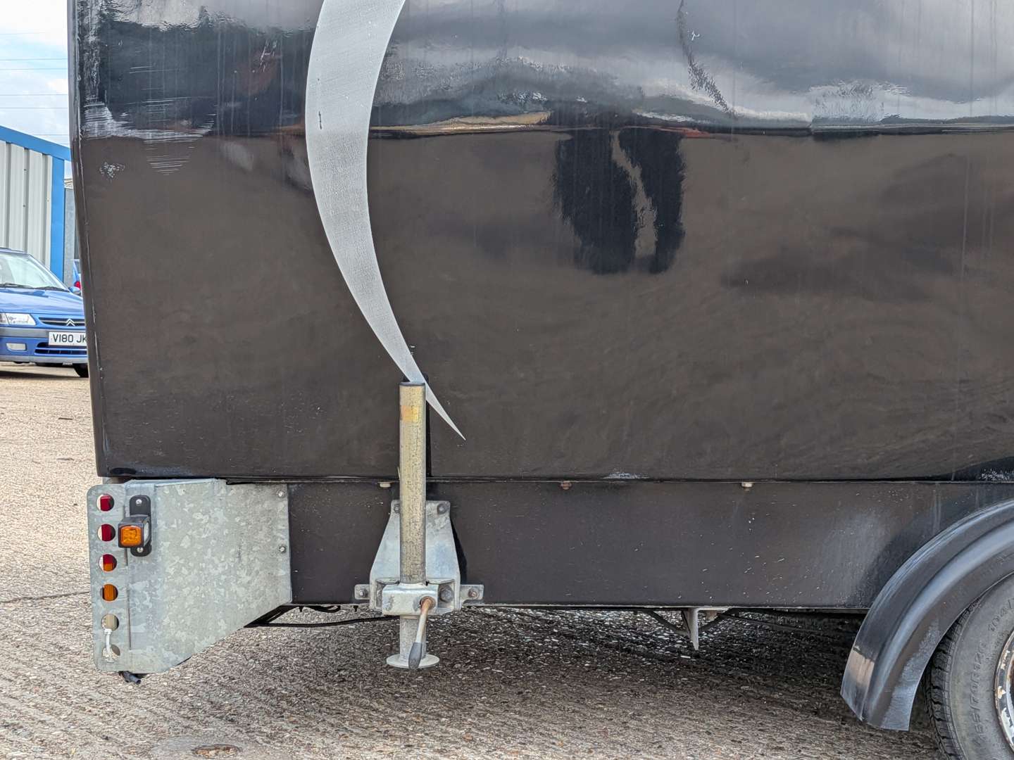 <p>2011 PRG TRACSPORTER XW COVER CAR TRAILER</p>
