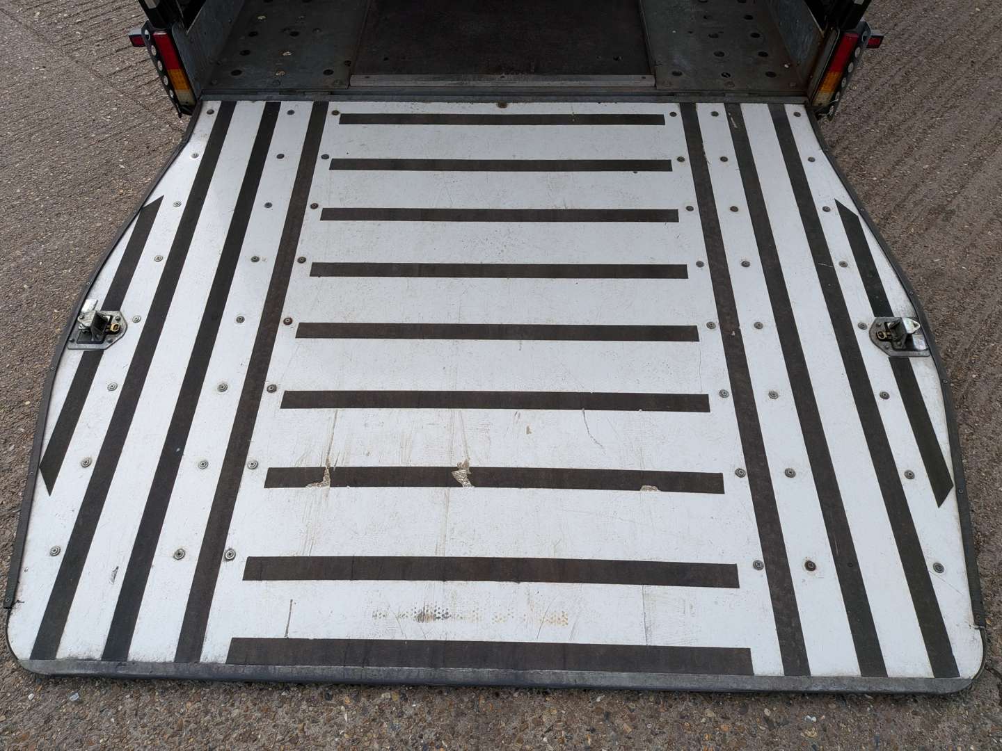 <p>2011 PRG TRACSPORTER XW COVER CAR TRAILER</p>
