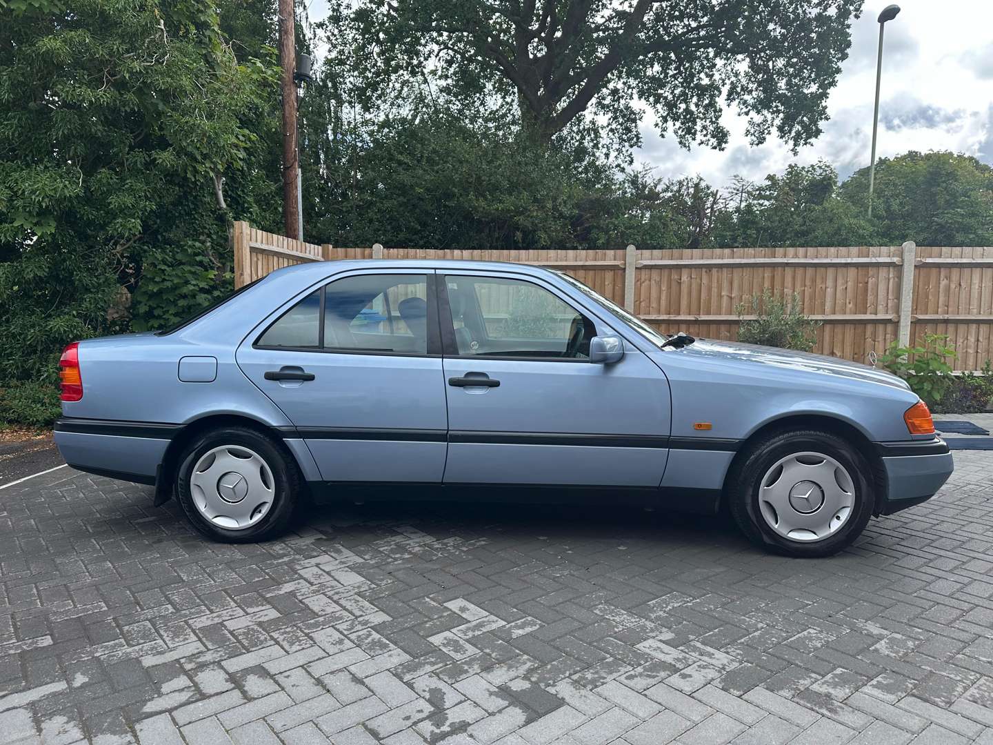 <p>1995 MERCEDES C180 CLASSIC W202 AUTO - ONE REGISTERED KEEPER FROM NEW</p>