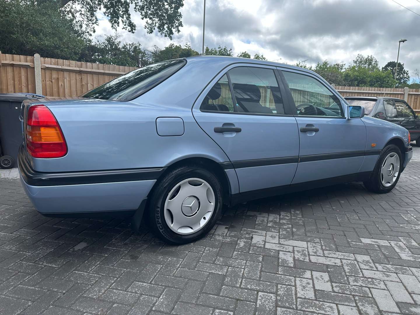 <p>1995 MERCEDES C180 CLASSIC W202 AUTO - ONE REGISTERED KEEPER FROM NEW</p>