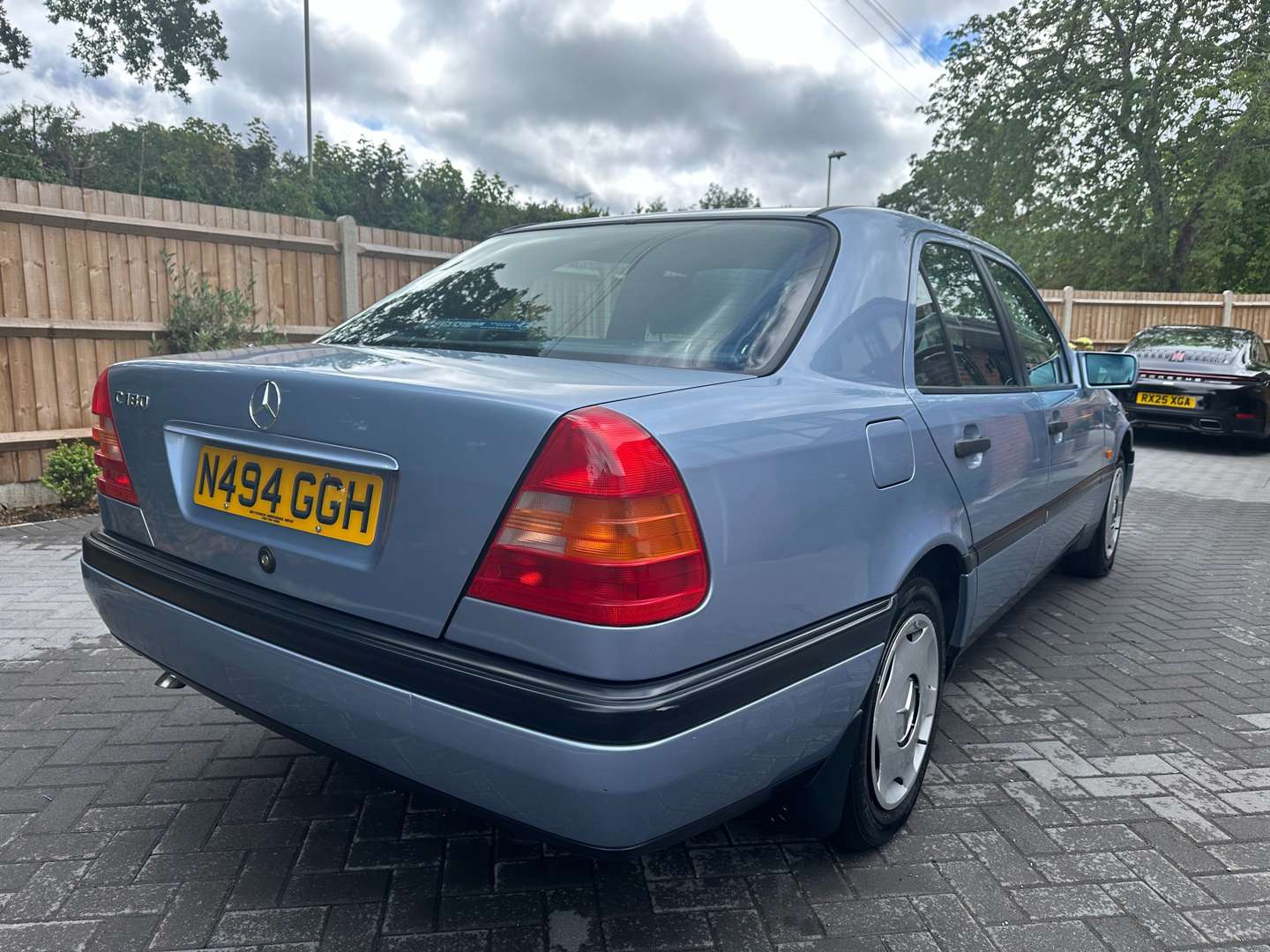 <p>1995 MERCEDES C180 CLASSIC W202 AUTO - ONE REGISTERED KEEPER FROM NEW</p>